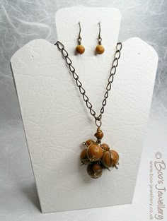 necklace display from a cereal box and book pages tutorial necklace display from a cereal box and book pages tutorial, Presentation templates