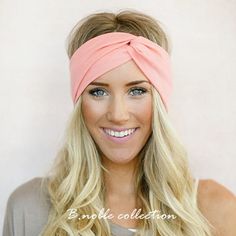 Turbante De Niña Con Cabeza De Niña Con Un Pañuelo En La Turbante De Niña Con Cabeza De Niña Con Un Pañuelo En La