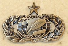 USAF AIR FORCE FLIGHT NURSE MASTER LAPEL PIN BADGE 7//8 INCH