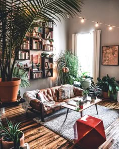 Hilton Carter on Instagram: “Some vibes for your Monday.” Wall Decor Living Room, Bedroom Design, Bedroom Decor, Bedroom Ideas, Design Interiors, Living Room Shelving