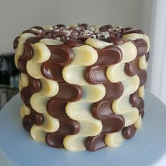 São tantas fotos #calcadaodecopacabana #riodejaneiro #brigadeiro #brigadeirogourmet #delicious #chocolatecake Cake Decorating Frosting, Beaux Desserts, Cake Desserts, Cake Recipes, Food Cakes, Cake Cookies