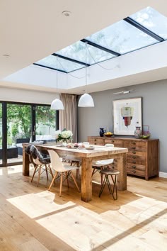 690 Best Mid Century Dining Images In 2019 Diy Ideas For Home El Comedor La Mesa Es De Madera Wooden Dining Table Modern Wood Room