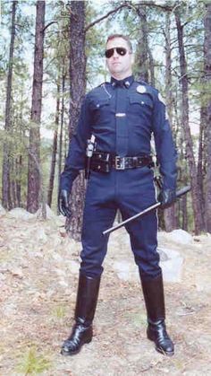 Männer in uniform kennenlernen