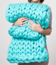 1kg Cream Mammoth® Giant Super Chunky Big Extreme Arm Knitting Merino Like Yarn