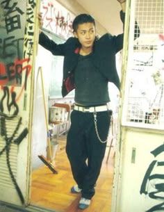 小栗 旬 Shun Oguri クローズzero 高校生 スタイル 芸能人 男 クローズ Zero 小栗 旬 Shun Oguri クローズzero 高校生 スタイル 芸能人 男 クローズ Zero
