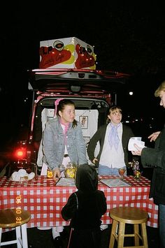 16 ways to decorate your car for trunk or treat tip junkie