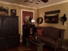 972 Best Primitive Living Rooms Images In 2018 Prim Decor Love This Living Room Primitive Homes Country Decor