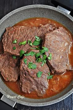 Beef cutlets - akşam yemeği için basit bir çanak Beef cutlets - akşam yemeği için basit bir çanak