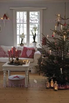 972 best christmas rooms images on pinterest christmas decorations