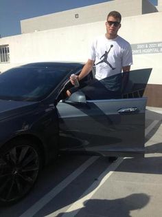 106 Best Everything Blake Griffin Images La Blake Griffin Makes Getting Into A Car Look Y
