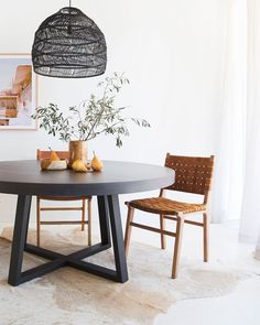 Black burned wood Interlocking assembly without tools Pedestal table bedside table White concrete Stool STOCK