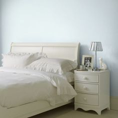 Gebruik zachte neutrale kleuren voor een rustgevende slaapkamer + ... Gebruik zachte neutrale kleuren voor een rustgevende slaapkamer + ...