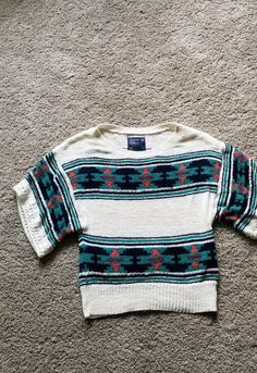 LADIES CHUNKY KNITTED PONCHO CARDIGAN CREAM & GREEN AZTEC LADIES CHUNKY KNITTED PONCHO CARDIGAN CREAM & GREEN AZTEC