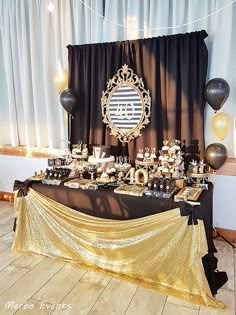 fiesta 40 cumpleaños dorado y negro MERBO EVENTS Gatsby Themed Party, Gold Party, Party, Graduation Party Decor, Bday Party, Masquerade Party, Birthday Party