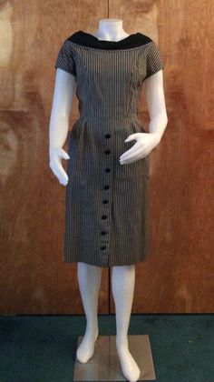 1950s Chocolate Brown Linen Wiggle Shirtdress with Mother of Pearl Carved Buttons and Jacket size Small Medium