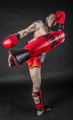 PINK LITE SHIN GUARD PROTECTION FOR MUAY THAI TRAINING AND FIGHTING