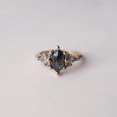 Escudo con Colgante Circonita Engastada Filigrana Diseño Pezón Anillo Piercing