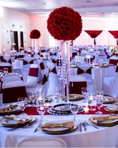 Oh My Never Been A Fan Of Red And White Weddings But This One Looks America Y Samantha Burgundy Wedding Red Garden