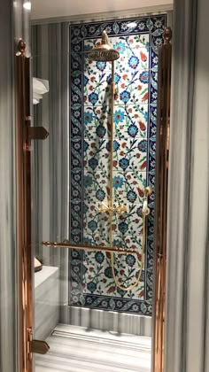 Tiled shower with brass hardware | #bathroom #bathroomdecor #tiles #interiordesign #opulentmemory Bathroom Wall Decor, Bathroom Interior Design, Small Bathroom, Interior Decorating, House Interior, Master Bathrooms, Cozy Bathroom, Farmhouse Bathroom, Bathroom Vanity