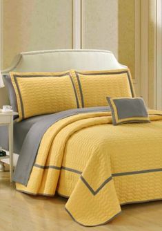 Croscill Madrena Bedspread Full//Queen 90” W x 92” L