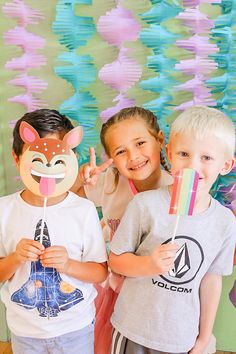 Safe; Folding Fan Toys Boys Girls Hand Fans Toddler Birthday Party Favors for Kids; Mixed 24ct Fun