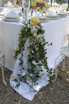 Centro De Mesa De Botín De Flores De Seda Con De Boda Centro De Mesa De Botín De Flores De Seda Con De Boda