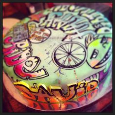 Graffiti Cake - love the graffiti boards on this cake design. They ... Graffiti Cake - love the graffiti boards on this cake design. They ...