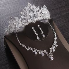 Jorsnovs Zircone Cubique Diadème Couronne de Mariage Mariée Femme Bijoux de Cheveux de Princesse Soirée Cadeau de Noël Saint Valentin pour Mère Amant Jorsnovs Zircone Cubique Diadème Couronne de Mariage Mariée Femme Bijoux de Cheveux de Princesse Soirée Cadeau de Noël Saint Valentin pour Mère Amant