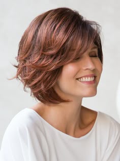 Cele Mai Bune 12 Imagini Din Tunsori Pentru Femei Plinute Ca Sa