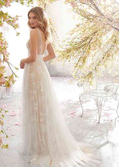 Ivory Angel Wing Lace Appliques Tulle Collar Embroidery bodices wedding gown Ivory Angel Wing Lace Appliques Tulle Collar Embroidery bodices wedding gown