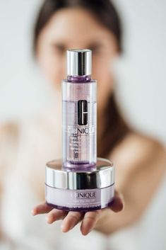 50 Mejores Imágenes De Clinique En 2020 Maquillaje Maquillaje Clinique Consejos Para El Cuidado De La Piel