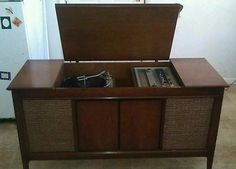 14 Best Old Timey Goodness Images Vintage Stereo Cabinet Record This Reminds Me Of The Stereo Cabinet My Grandpas Had I Loved It Vintage Cabinetrecord Cabinetvintage