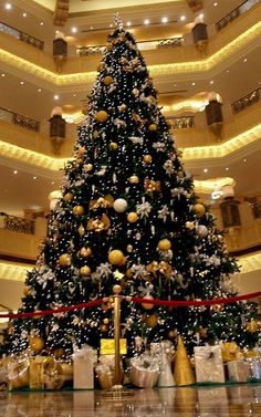 christmas trees decorated christmas tree on table creative christmas trees xmas trees christmas - Large Christmas Tree Decorations christmas trees decorated christmas tree on table creative christmas trees xmas trees christmas - Large Christmas Tree Decorations