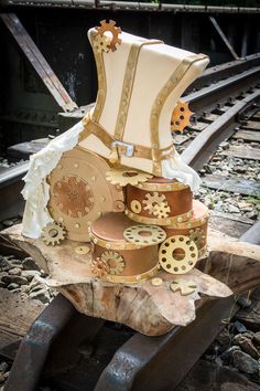 Steampunk Wedding Cake Created By Mike S Amazing Cakes In Seattle Steam Punk Weddng Cake Asheville Nc Www Madampaloozaemporium