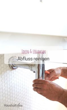 Kleine Kinder fürchten sich vor Ungeheuern unterm Bett Kleine Kinder fürchten sich vor Ungeheuern unterm Bett