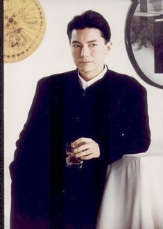 Transvestiten nackt John lone actor gay