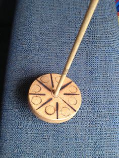 De 8 beste afbeeldingen van Spintollen | spintol, spinnewiel Handgemaakte Houten Tol,Super Top Speelgoed,Wind Up Spinning