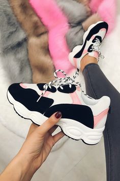 Die 352 besten Bilder von Damen Sneaker in 2019 | Turnschuhe Die 352 besten Bilder von Damen Sneaker in 2019 | Turnschuhe