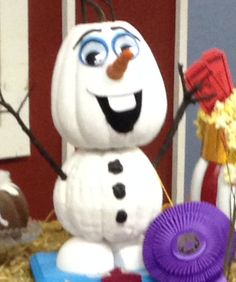 who would have thought halloween and frozen mix i saw this at our local - Frozen Halloween Decorations who would have thought halloween and frozen mix i saw this at our local - Frozen Halloween Decorations
