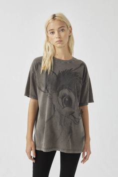 Black T-shirt with Bambi illustration - pull&bear Bambi, Casual Mode, Disney Hoodies, Girl Trends, Pull N Bear, Basic Tees, Bear T Shirt, Matching Outfits, Comfy Outfits