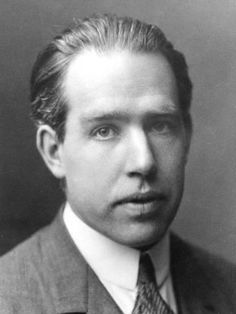 0010 Niels Bohr Pipes, cigars, Nobel prize in physics, Pipes 0010 Niels Bohr Pipes, cigars, Nobel prize in physics, Pipes
