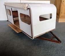 41 Best Cusca Caine Images Dog Cat Pet Houses Cool Custom Unique Wooden Cat Or Dog House Bed They Have Their Own Camping Trailer