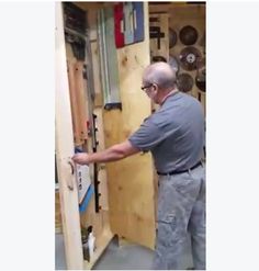 How To Store Your Tools In A Small Space (Video) | Woodwork ... How To Store Your Tools In A Small Space (Video) | Woodwork ...