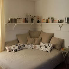 Small Bedroom Designs and Ideas.  Whether on a Budget or Doing it Yourself, these are stylish ideas for your Bedroom Decor Cozy Small Bedrooms, Guest Bedrooms, Tiny Guest Bedroom Ideas, Tiny Room Ideas Bedrooms, Small Space Bedroom, Small Space Solutions Bedroom, Bedroom Library Ideas Small, Room Arrangement Ideas Bedroom Small, Small Rectangle Bedroom Ideas