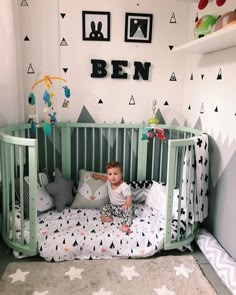 1,144 curtidas, 83 comentários - Sleeper Móveis Infantis (@sleeper_moveis) no Instagram: “Exalando fofura, o baby Ben (@ofantasticomundodoben) está curtindo o nosso CRESCER na fase 3, que é…” Baby Furniture, Baby Boy Nurseries, Baby Boy Rooms, Baby Bedroom, Baby Cribs, Baby Room Design, Baby Room Decor, Toddler Bedrooms