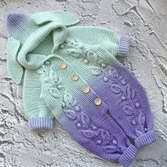 Farklı Örülen Çocuk ve Bebek Örgülerine örnek olacak 40 Tane Bebek Giysi Modelleri ve Örgü Çocuk Kıyafetleri ile sitemizde Yapım aşamalı modeller birlikte görebilirsiniz. Resimlerde gördüğünüz bazı modelleri örgü ve model olarak fikir verebilmesi için sizlere sundum. Bazılarının da Bebek Örgüleri yazan menüde anlatımları var. Örnek olarak Balon modelli pembe Kız Çocuk Hırkasının tam anlatımı için buraya bakabilirsiniz. Değişik Modelli ve Siperli Bebek şapkalar hepsini model anlatımlı olarak…