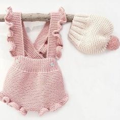BOOB BEANIE.. BREAST BEANIE HAT .FOR BABY NEW HAND KNITTED SIZE 6-9 month