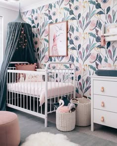 Teal and purple floral wallpaper for baby girl nursery. This site has a ton of great wallpaper ideas for baby's room! Nursery Décor, Pregnant Tips, Nursery Decor, Nursery Inspiration