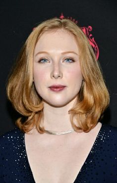 13 twitter little miss perfect pinterest molly quinn and twitter