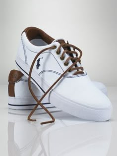 zapatos blancos polo